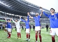 「おじさんホイホイエンブレム！」J1鹿島の「4月1日限定エンブレム」にファン反応！「いやワロタ」「まさかのコラボ」などの声の画像