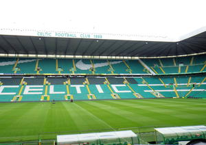 大住良之の「この世界のコーナーエリアから」連載第74回「古橋亨梧選手のために、セルティックについて知っておくべき8つの事柄」(3)世界で最も過激なダービー「オールドファーム」での中村俊輔の伝説的ゴールの画像