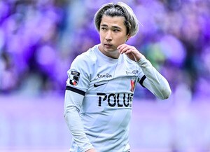 【浦和レッズが湘南戦で今季初めて見せたもの(2)】松尾佑介を9番で起用。後半直前での指揮官の判断に、松尾が語った「さらに攻撃力を出せる、という希望がある」の言葉の画像