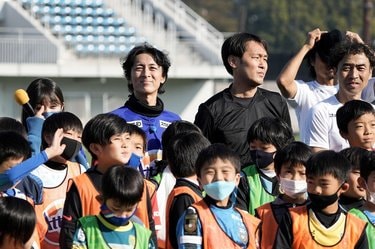 画像 写真 ナインティナイン 矢部浩之とミキ兄弟 又吉直樹らサッカー芸人と井原正巳 福西崇史 中澤佑二ら元日本代表選手が豪華コラボ やべっちcup の神瞬間 画像50枚 Jリーグ 国内 ニュース サッカー批評web