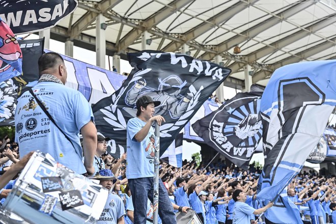 【サポーターアルバム(2)】G大阪戦の執念の同点弾導いた川崎フロンターレのサポーター写真94枚！ Gゾーンからメインスタンドまで撮影「川崎フロンターレーガンバ大阪(2)」の画像078