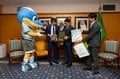 J1川崎がACLEファイナルズを前にサウジアラビア大使館を電撃訪問！ ユニフォーム&タオルマフラーと引き換えに現地での有益情報獲得……クラブ悲願のアジア青覇を前にクラブが動いたの画像001