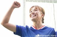 ｢唯様えぐすぎ｣｢翼くんみたい｣なでしこMF長谷川唯、華麗な空中トラップ＆曲芸ターンが話題！｢この技術、異次元すぎる｣｢まるで漫画の世界｣｢何度見ても惚れ惚れ｣の画像