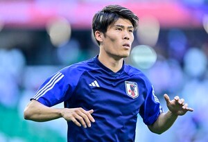 「どういう繋がり？？」「えぐいな！！すごい」冨安健洋と人気芸人との「食事会＆肩組みショット」が大反響！ 本人から「今日はもう興奮して寝れない!!!」と興奮報告の画像