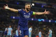ヴィッセル神戸「ロティーナ監督が豪快ボレー含む4得点」の大暴れをツイッター投稿!スタッフ同士で行われた「大接戦ミニゲーム」の結果は?【画像】の画像