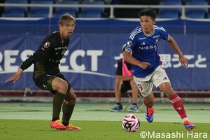 神奈川ダービーが示した｢2つの強豪｣復活の兆し(3)横浜FM｢孤立していない｣前線のブラジル人トリオと｢負傷が癒えた｣トップ下、「攻撃に参加する｣両サイドバックの画像