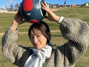 ｢職質なら何回されても良い｣｢cuteすぎる｣なでしこジャパン美人DF、一日警察署長の制服姿で敬礼ポーズ！実は｢父が元警察官、兄が現警察官｣だったの画像