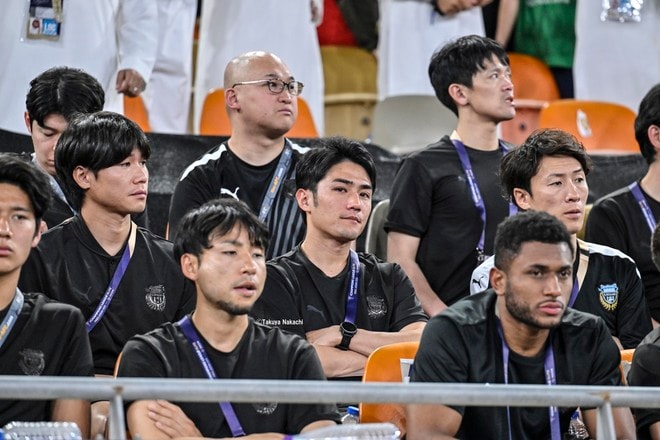 【川崎フロンターレアルバム】小林悠、大島僚太、ジェジエウ、宮城天らACLE決勝を見守った写真23枚！ ヴェロン、神橋良汰、土屋櫂大、野田裕人、クンヒョンも収録「アル・アハリー川崎フロンターレ」の画像015