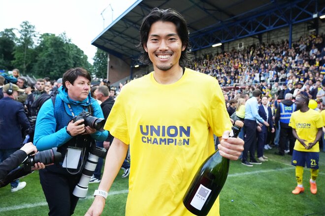 中村敬斗や久保建英にキラーパス!サッカー日本代表の“新DFリーダー”が語った「恩返しできて良かった」2年連続の快挙と「責任を持ってやりたい」代表でのプレー【ユニオン vs ヘント】激闘PHOTOギャラリー21連写の画像