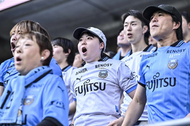 【サポーターアルバム】800km離れた広島に駆けつけ勝利をもたらした川崎フロンターレのサポーター写真71枚！「サンフレッチェ広島ー川崎フロンターレ」の画像043