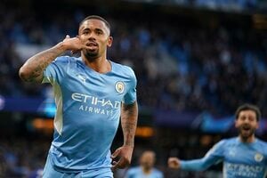 アーセナル加入のガブリエウ・ジェズスの｢ベストポジション｣は !? 「日本代表DF冨安健洋とブラジル代表の関係性」「背番号10との共存で増えるオプション」… ブラジル代表FWの｢起用法｣ と｢プレースタイル｣ 解説【図表】の画像