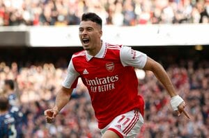 ｢我々はマリとともにいる｣!! アーセナル、死傷事件巻き込まれたDFの早期復帰を願うパフォーマンス！ サッカー日本代表DF冨安健洋が関与したゴール後のエール画像に｢3万超いいね｣の画像