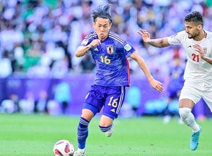 「まじでこれブルーロックだった」日本代表・右SBがイラン戦で見せた「華麗過ぎるジャンピングトラップ」に驚きの声相次ぐ！「マジで凪かと思った」「上手すぎて惚れた」の声の画像