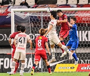 逆転白星を招いた「82分、アンカー交代」の意外な一手【川崎フロンターレ、鹿島アントラーズに劇的勝利！】(1)の画像