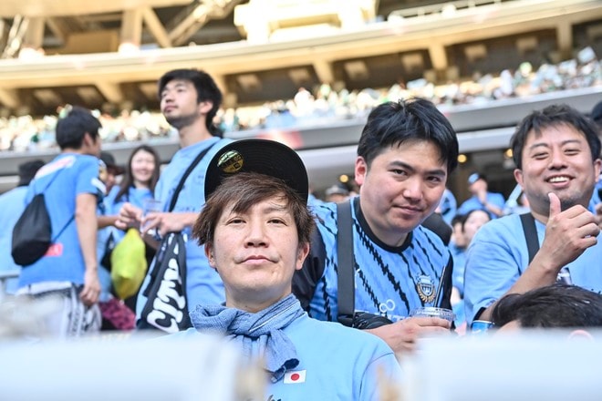 【サポーターアルバム】川崎のアジア王者を願って、ACLE決勝直前にスタジアム前で撮影した83枚のサポーター写真！ 「アル・アハリー川崎フロンターレ」の画像074