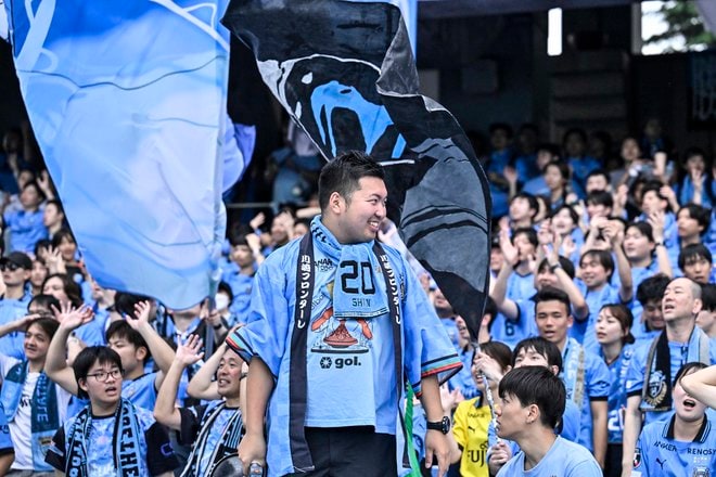 【サポーターアルバム】完封勝利後に笑顔＆万歳見せた「川崎フロンターレの試合後のサポーター写真83枚」！ ホーム連勝を熱狂的サポート「川崎フロンターレーセレッソ大阪」の画像023