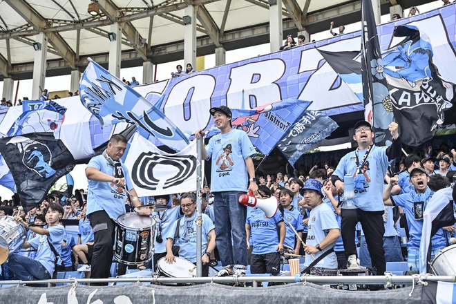 【サポーターアルバム(2)】G大阪戦の執念の同点弾導いた川崎フロンターレのサポーター写真94枚！ Gゾーンからメインスタンドまで撮影「川崎フロンターレーガンバ大阪(2)」の画像060