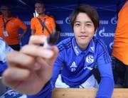 内田篤人、引退会見での“心の名言”「奥さんは小中学校のときから、ボールを追いかける姿を見守ってくれていた」の画像