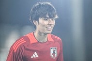 「アニオタ・エリアス?」J1京都の救世主FWの等身大パネルに並んでのノリノリ写真に反響!「もうこれ甘神さんちの4姉妹やろw」「可愛いよラファエル」などの声の画像