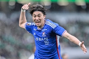 【東京Vと横浜FMの国立決戦で5万がどよめいた2つのゴール(2)】「ちょっと興奮しすぎて覚えていない…」と振り返るほどの鮮烈弾。チームメイトを呼び寄せて観客席へ猛ダッシュの画像