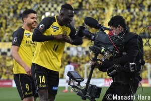 取材カメラマンが選ぶ2020年「J1ベスト選手」(3) FW編 太陽トリオの中心に輝く「剛柔」キング!の画像