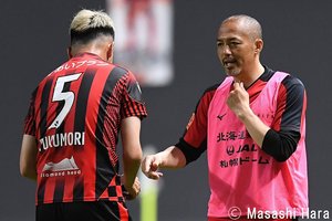 【ルヴァン分析】札幌のレジェンド・小野伸二が「苦境のチーム」を結びつける「ピッチを越えた視野」【北海道コンサドーレ札幌ｖｓサンフレッチェ広島】(2)の画像