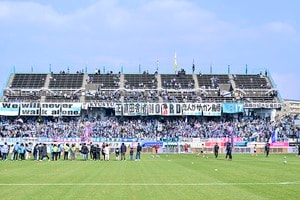 「必ず完売!!」J2鳥栖の中身、デザイン、全部サイン入りと魅力満載コラボグッズにファン興奮！「こういうのええな！」「トヨさんのお人柄が出てる」などの声の画像