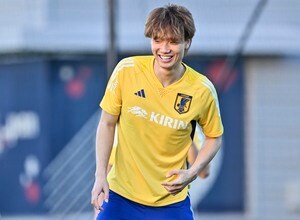 「最強コンビ」サッカー日本代表・板倉滉の誕生日に堂安律が公開したプライベート2ショットが「素敵な写真」と大絶賛！ 板倉本人も「懐かし！りつありがとう」と感謝の返信をした“オランダ時代の姿”の画像