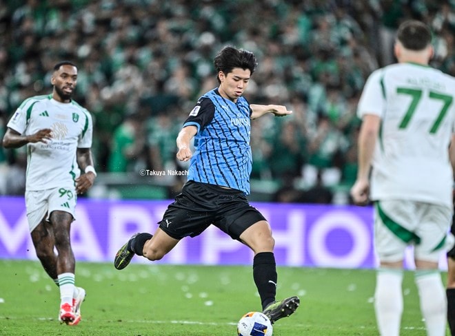 【川崎フロンターレアルバム】ACLE決勝での高井幸大の写真41枚！ フル出場も敗れ、試合後には涙を見るなど悔しさを露わに「アル・アハリー川崎フロンターレ」の画像033