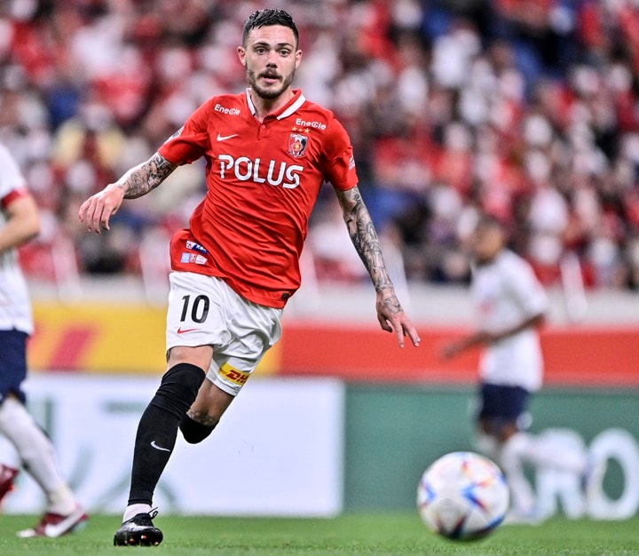 ｢ついにキター！｣再来日の“元浦和の魔法使い”が栃木シティにスマイル合流！｢相変わらずとんでとねぇイケメンや｣｢幸せそうな顔してる｣