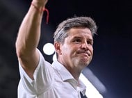 「ボールなのか？雪なのか？」J2大分トリニータと徳島ヴォルティスの「雪中トレーニングマッチ」に困惑の声続出！ さらに、映像の変化に「ナイスゴール」「鹿児島も寒そう」からの「雪国やないか」とまさかの3段オチの画像