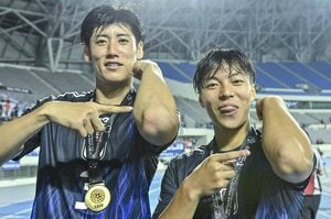 ｢紫のワンダーボーイ｣J1広島の大卒ルーキーFW中村草太の電撃的ワールドクラス弾に｢神降臨｣とファン歓喜！｢パーフェクトプレー×3のゴラッソでした｣の画像