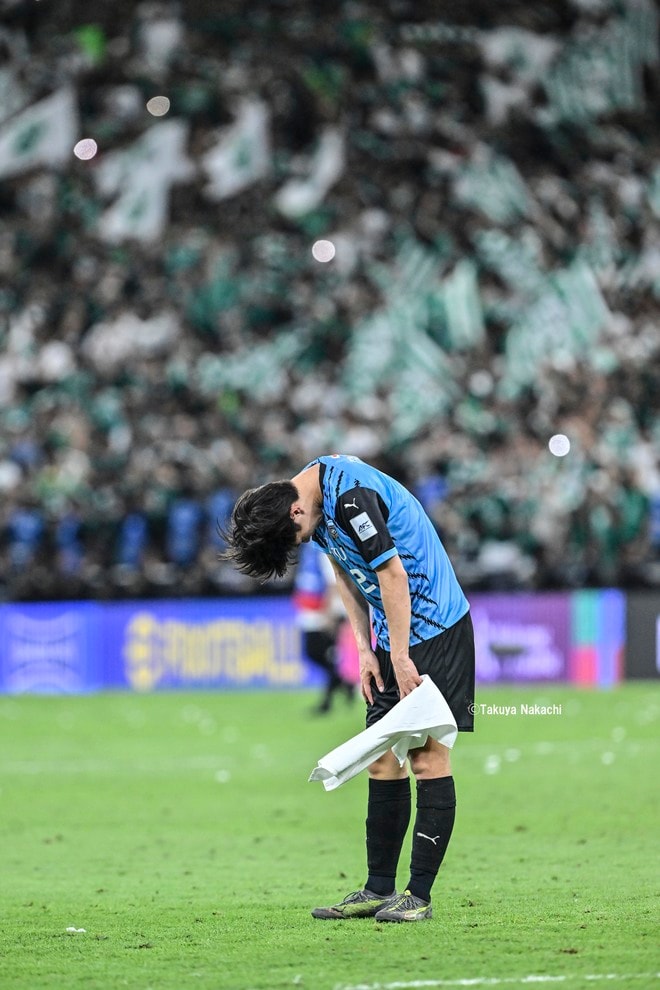 【川崎フロンターレアルバム】ACLE決勝での高井幸大の写真41枚！ フル出場も敗れ、試合後には涙を見るなど悔しさを露わに「アル・アハリー川崎フロンターレ」の画像024