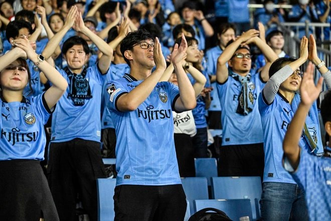 【サポーターアルバム】浦和相手に連勝止まるも、悔しさを声援に変えた「川崎フロンターレのサポーターの試合後の写真41枚！「川崎フロンターレー浦和レッズ」の画像008