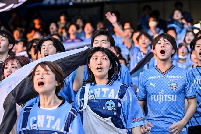 【サポーターアルバム】平日ナイターの試合前から駆け付けた川崎フロンターレのサポーター写真84枚！ 夕日に照らされながらの等々力ショット「川崎フロンターレー横浜FC」の画像017
