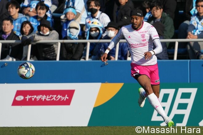 三ツ沢でのゴールラッシュ！“降格”横浜FCが大量5得点で“昇格”栃木シティに大勝！駒沢直哉が圧巻のヘッド4発！須藤大輔新監督が手にした初勝利！苦悩のパウロ＆武蔵…【横浜FCvs栃木シティ】激闘PHOTOギャラリーの画像005