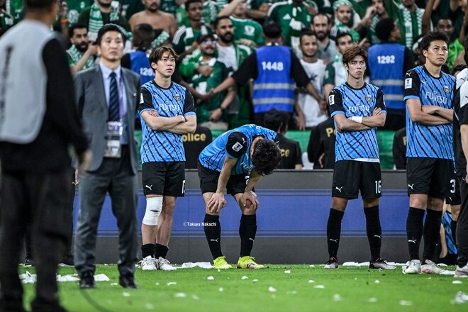【川崎フロンターレアルバム】ACLE決勝で無念の負傷交代した三浦颯太の写真31枚！ 出場を続けた気迫の左SBのピッチ内外の姿「アル・アハリー川崎フロンターレ」の画像019