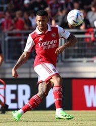 遠藤航、「LEGENDO」と書いてくれた近所の子どもに恩返し! 「ずっとチームにいて」と人柄の良さが話題に【画像】の画像