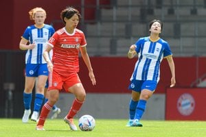 「何回でも見れる(笑)」熊谷紗希と岩渕真奈がビキニ姿に続いて「負けられないアラサー女子対決」公開！ 「素晴らしいおとなげなさ」とファン絶賛！の画像