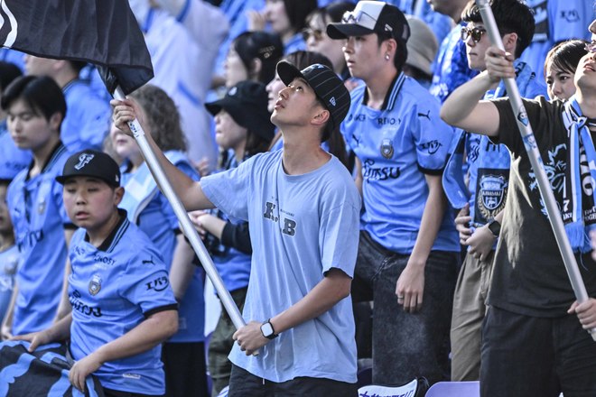 【サポーターアルバム】800km離れた広島に駆けつけ勝利をもたらした川崎フロンターレのサポーター写真71枚！「サンフレッチェ広島ー川崎フロンターレ」の画像035