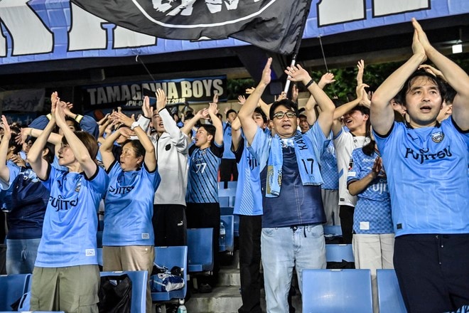 【サポーターアルバム】水曜開催の横浜FC戦に2万人が駆け付けた川崎フロンターレのサポーター写真47枚！ 勝利後の笑顔ショット「川崎フロンターレー横浜FC」の画像037